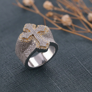 Anillo de cóctel vintage con cruz de diamantes creados en laboratorio, chapado en plata 925, engaste pavé, religioso, unisex, para uso diario - Product Image 1