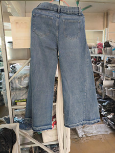 <strong>Sexy</strong> Streetwear Fall Winter Wholesale European Bell Bottom Flare Trousers <strong>Jeans</strong> Ladies Spring Hot Wide Leg Denim Women'S <strong>Jeans</strong> - Product Image 4