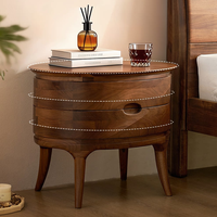 Table de chevet ovale en bois massif sur mesure, table de chevet incurvée à 2 tiroirs, table d'appoint en bois de luxe pour hôtel
