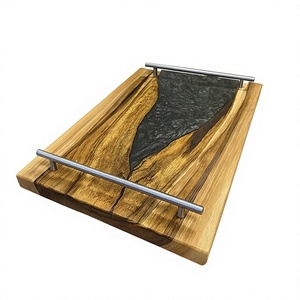Plateau de service unique en résine époxy et bois, fait main, avec poignées métalliques de qualité supérieure, organisateur de cuisine décoratif, plateau de service - Product Image 1