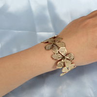 Nouveau Bracelet Feuille INS Haut de Gamme en Acier Titane Électroplaqué 18K Large Version pour Femme, Idéal Cadeau d'Anniversaire