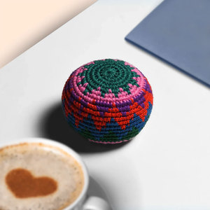 Pelota de Hacky Sack Multicolor Hecha a Mano al por Mayor, Pelota de Fútbol Personalizada OEM, Pelota de Malabarismo Tejida Resistente, Ahira Sports - Product Image 4