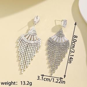 Pendientes Largos de Borla con Cristales Geométricos y Pedrería, Estilo Europeo Americano de Alta Gama, Unisex, con Personalidad Exagerada - Product Image 3