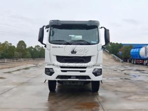 High-end stainless steel tank sewage <b>suction</b> truck for export. Mirror-polished tank, Sinotruk 6×4 chassis, 20m³ capacity. - Product Image 1