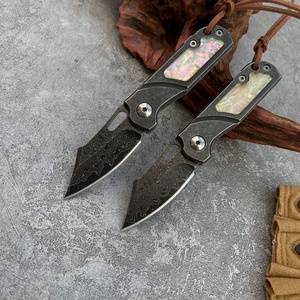 มีดพับเหล็กดามัสกัสเกรดอุตสาหกรรม OEM ปรับแต่งได้ สำหรับพกพาประจำวัน ใช้งานกลางแจ้ง ใบมีดเหล็กกล้าไร้สนิมขอบเอียง - Product Image 2