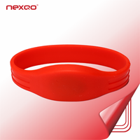 Prix usine RFID Silicone Bracelet Inscriptible Étanche Passif NFC Bracelet Mini Tag 13.56MHz 125kHz 1K PVC Puce QR Code