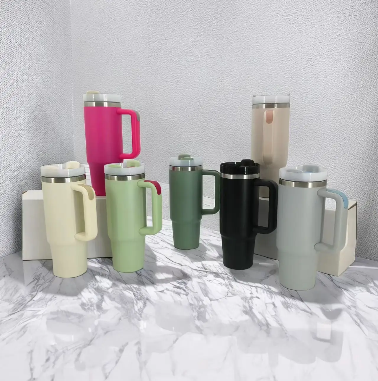 30 oz Tumbler with Handle and Straw Lid 18/8 Stainless Steel Coffee Travel Mug Portable Insulated Beer Cup
