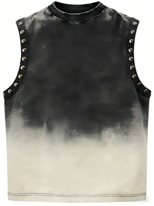 Chaleco sin mangas de cuero sintético desgastado con efecto degradado y tachuelas para hombre, estilo punk rock, ideal para streetwear. - Product Image 1