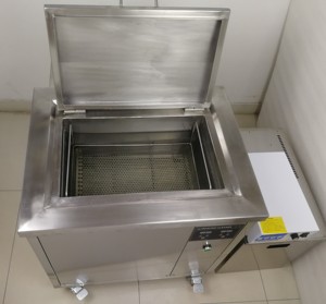 Nettoyeur à ultrasons électrique industriel haute capacité 900W 61L avec réservoir filtrant pour le nettoyage de PCB, de disques vinyles, de pièces automobiles et de filtres à particules (<span class=keywords><strong>DPF</strong></span>) - Product Image 1