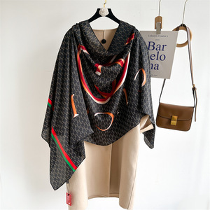 <span class=keywords><strong>Foulard</strong></span> di Poliestere Effetto Seta Firmato di Lusso 2025 da Donna con Stampa a Lettere per Abiti da Sera Estivi per Adulti - Product Image 4