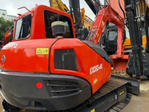 Mini-excavatrice Kubota KX080 d'occasion en stock, machine fiable de 8 tonnes pour le développement des vergers et la reconstruction de sentiers - Product Image 5