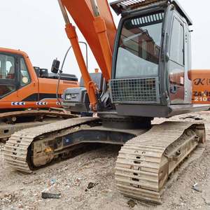 Excavatrice d'occasion Hitachi ZX 210, fonctionne parfaitement et se vend à bas prix avec peu d'heures de travail - Product Image 3