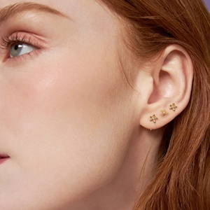 CHICNNA Boucles <span class=keywords><strong>d</strong></span>'oreilles clous en or 14 carats Floraison Halo, Nouveaux bijoux fantaisie personnalisés, Boucles <span class=keywords><strong>d</strong></span>'oreilles fleurs en gros, inaltérables - Product Image 2