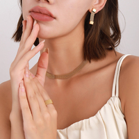 Vente en gros Ensemble de bijoux pour femmes collier de mailles en acier inoxydable plaqué or 18 ct rétro de haute qualité
