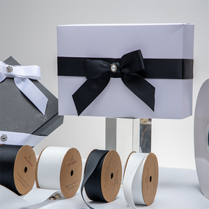 <span class=keywords><strong>Nastro</strong></span> in Grosgrain di Poliestere Personalizzato all'Ingrosso, Rotolo da <span class=keywords><strong>10</strong></span> Iarde, Nero e Bianco, 2/8 Pollici, <span class=keywords><strong>Nastro</strong></span> per Fiocchi e Regali, 0,6 <span class=keywords><strong>cm</strong></span> per Natale - Product Image 2