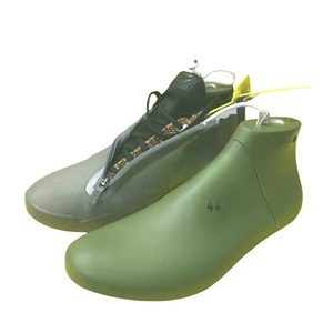 Zapatillas de baloncesto estándar tamaño EE. UU. KB 11 con horma de plástico - Product Image 6