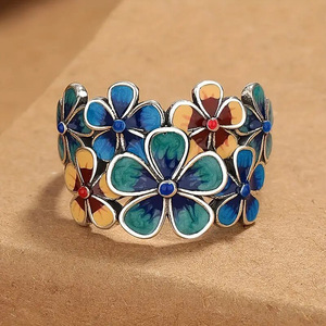 Anello con petali floreali colorati per donna, gioielli da dito alla moda da fata - Product Image 3