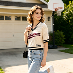 ODM Women Cropped Knit Sweater V Neck Letterman Knit Jersey Custom Logo Print Cotton Fabric Fashion Crop Knit Top Wholesale - Product Image 2