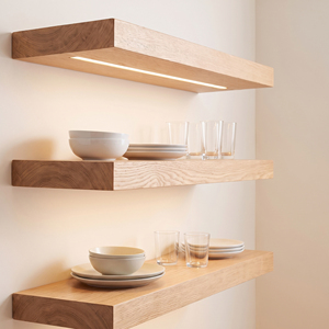 Étagère flottante en chêne blanc avec éclairage <span class=keywords><strong>LED</strong></span> 60 cm, murale, en bois massif, avec interrupteur et lumière chaude 3000K pour entrée - Product Image 1