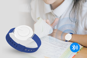 W8 BLE 5.0 IOT สร้อยข้อมือทางการแพทย์พร้อมเปลี่ยนสายรัดปุ่มทริกเกอร์ iBeacon ฟังก์ชันชิป NRF52 - Product Image 2