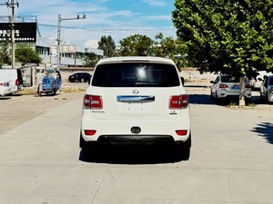 2017 Nissan Patrol 5.6L Standard 4WD Grand SUV 5 portes 7 sièges Transmission automatique Voiture d'occasion pour l'exportation - Product Image 4