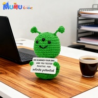 Poupée Amigurumi Jésus Bébé au Crochet Faite Main avec Carte Positive – Soutien Émotionnel, Cadeau Spirituel Chrétien, Religieux Catholique