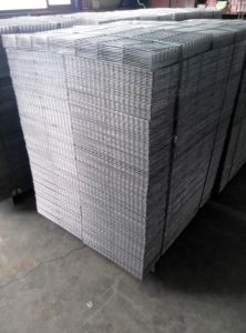 Hot Dipped Galvanized Welded Mesh Panel 72''x18'' 72''x16'' for Chicken Cages - Product Image 4