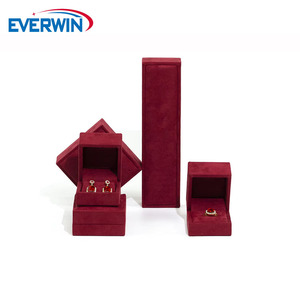 EVERWIN - Juego de Cajas de Joyería Rojas de Alta Gama, Diseño Simple, con Cierre Magnético y Forro de Terciopelo, para Anillos, Aretes, Collares y Colgantes - Product Image 2