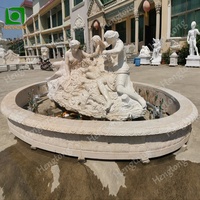 Fontaine d'eau en pierre sculptée, statue de figure grecque en marbre beige naturel, faite à la main, pour jardin extérieur
