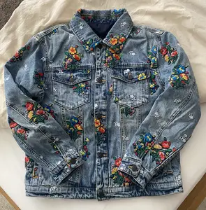 Toptan yeni 2023 özel baskı nakış desenleri boy erkekler pamuk denim jean ceketler artı boyutu jean coats kıyafet