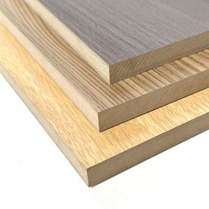 Panneau de <span class=keywords><strong>bois</strong></span> MDF mélaminé HDF <span class=keywords><strong>contreplaqué</strong></span> de première qualité E1, résistant à l'humidité, tailles personnalisables 18 mm 4x8 - Product Image 1