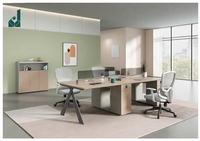 Ensemble de poste de travail de bureau moderne avec cloison, armoire de rangement et bureau avec gestion des câbles pour espace de travail ouvert d'entreprise