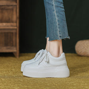 Chaussures rehaussantes personnalisées en usine, 8 cm, à enfiler, plateforme, décontractées pour femmes, en cuir blanc, chaussures à talon compensé - Product Image 4