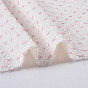 Оптовая продажа трикотажной жаккардовой ткани из полиэстера и спандекса плотностью 380 г/м² с принтом в виде сердец - Product Image 6