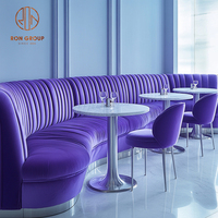 Ensemble de mobilier de restaurant et café en marbre courbé : banquette, chaise et table