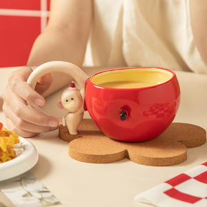 Tasse en céramique Apple Monkey rouge avec poignée, design de dessin animé, pour usage domestique, tasse cadeau - Product Image 4