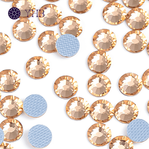 <strong>Rhinestones</strong> Stones Appliques Silver Bottom <strong>Crystal</strong> Stone <strong>Rhinestone</strong> Trimming for Wedding Dresses - Product Image 4