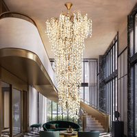 Lustre en cristal pour salon de villa de luxe ; Lumière d'escalier tournante ; Lustre en cuivre massif pour salon creux - Or suspendu
