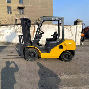 Montacargas Diésel de 3 Toneladas, Usado, Importado, FD30 Komatsu 4x4, Neumáticos Sólidos, para Terreno Accidentado, Uso en Restaurantes, de Dos Etapas - Product Image 1