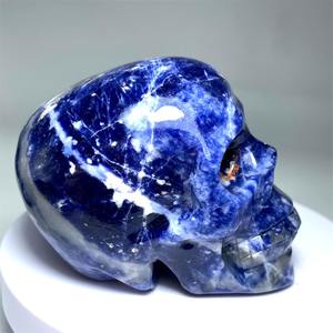 Crâne en sodalite bleue, cristal de guérison naturel écologique, sculpture de forme irrégulière pour la décoration de la maison, vente en gros - Product Image 6