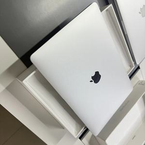 MaKBook Air 13 XT3CH/A M3 8 Go 256 Go 13,6 Pouces 8 Cœurs Graphiques Ordinateur Portable avec Reconnaissance d'Empreintes Digitales et Clavier Rétroéclairé - Product Image 2