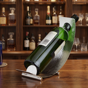 Porte-vin élégant en métal argenté moderne avec fonction anti-ternissement - Product Image 2