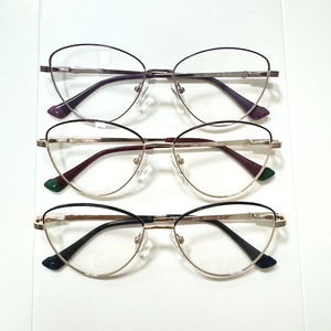 กรอบแว่นตาโลหะเต็มกรอบแฟชั่นใหม่ปี <span class=keywords><strong>2026</strong></span> ทรงแคทอายลายเรียบสำหรับทุกเพศเพื่อการปกป้องดวงตา - Product Image 1