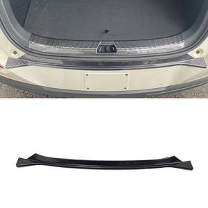 Kit <span class=keywords><strong>de</strong></span> couverture <span class=keywords><strong>de</strong></span> <span class=keywords><strong>Protection</strong></span> arrière ABS en Fiber <span class=keywords><strong>de</strong></span> carbone <span class=keywords><strong>de</strong></span> qualité supérieure pour BYD Sealion 6 EV Sealion 06 EV <span class=keywords><strong>seuil</strong></span> <span class=keywords><strong>de</strong></span> <span class=keywords><strong>coffre</strong></span> et couvercle <span class=keywords><strong>de</strong></span> <span class=keywords><strong>seuil</strong></span> <span class=keywords><strong>de</strong></span> pare-chocs - Product Image 3