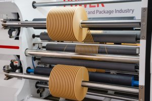 Machine de découpe de feuilles d'aluminium à largeur étroite, machine de découpe de <span class=keywords><strong>papier</strong></span> <span class=keywords><strong>A4</strong></span>, machine de découpe de carton, vente chaude en usine - Product Image 2