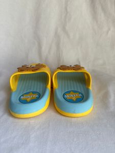 Pantofole con Motivo Orso Giallo, Suola da 20MM Antiscivolo in EVA, per Tutte le Stagioni, Uso Domestico - Product Image 3