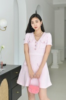 Robe courte en tricot OUDINA élégante et décontractée à manches courtes, col en V et boucle diamant pour femmes