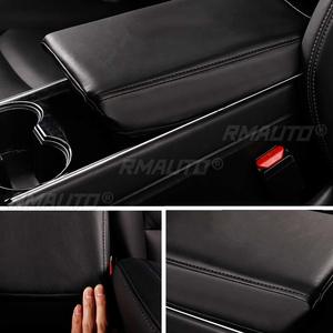 Housse de console pour Tesla Model 3, coussin d'accoudoir, résistant aux rayures, en cuir PU, protection de console centrale, accessoires de voiture - Product Image 5