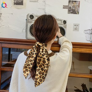 QIYUE סיטונאי אופנה יוקרה רגיל צבע ארוך סאטן משי צעיף שיער פצפוצי - Product Image 2