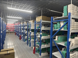 Pièces de voiture d'origine pour SAIC MG MAXUS 10012114 10012113 Phare antibrouillard de haute qualité Vente à chaud Pièces de feux de conduite MG6 neuves - Product Image 5